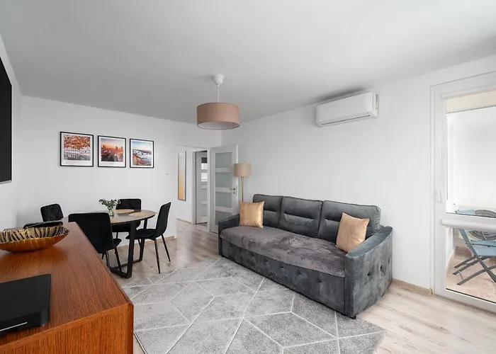 9th Floor View By Bookinghost